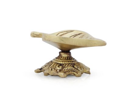 Leaf Deepak - 1.5 x 3 Inches | Antique Brass Lamp  Diya  Vilakku for Pooja  150 Gms Approx Supply